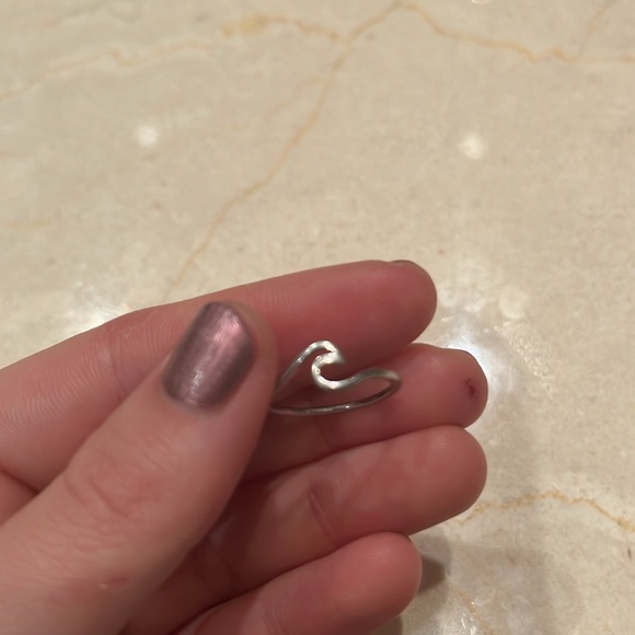 Stirling silver wave ring size 5 - Picture 4 of 6